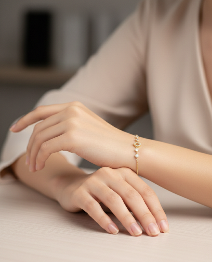 Dainty Four-Leaf Clover Sparkle Bracelet - Image 2