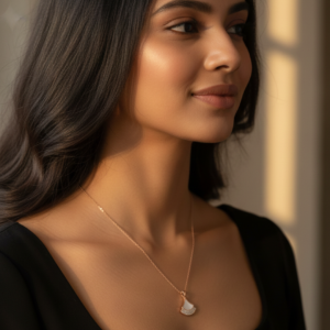 Elegant Fan Pendant Necklace